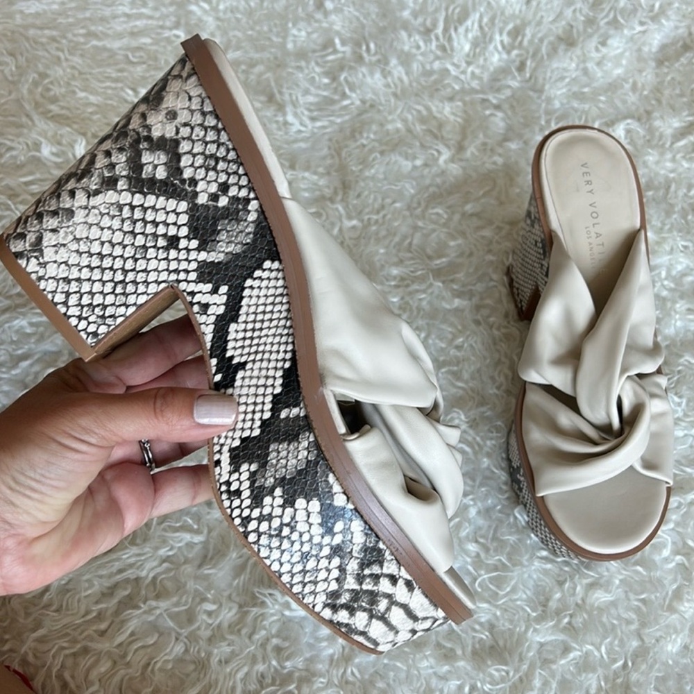 New Without Box Very Volatile Morgans Snake Print Platform Heels in Cream/Black